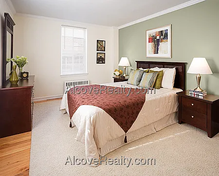 Brattle St Photo 1