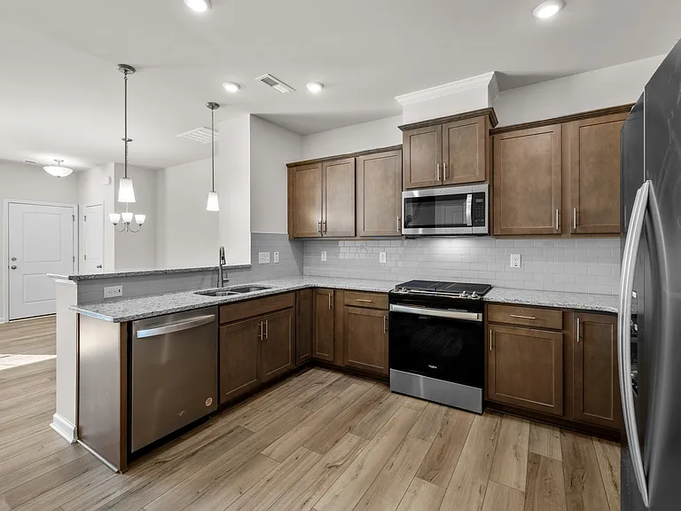 5615 Edessa Ave — Photo 8