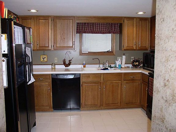 Kitchen with appliances