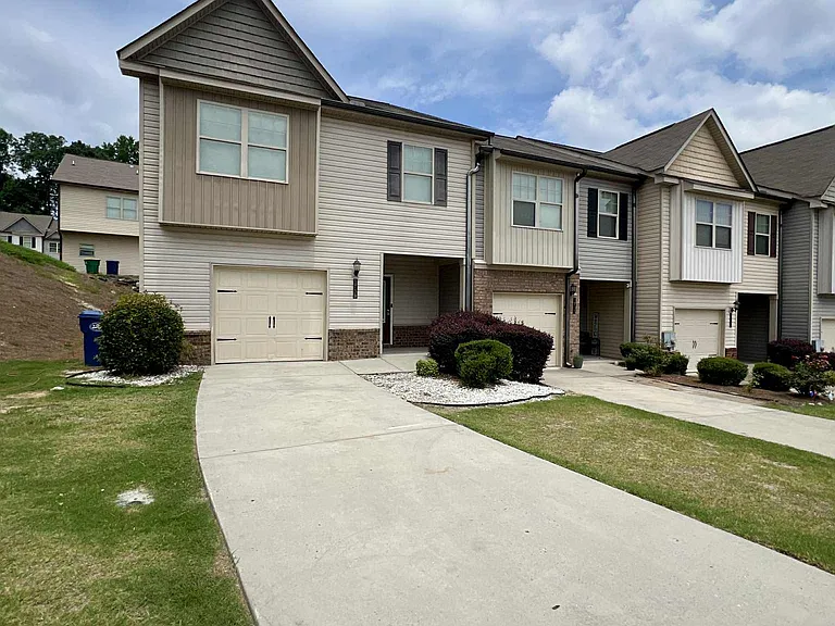 1739 Snapping Ct — Photo 2