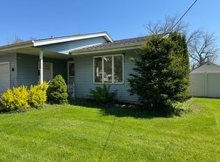 230 N Washington St, Genoa, IL 60135