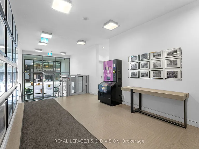 220 Redpath Ave #805 — Photo 21