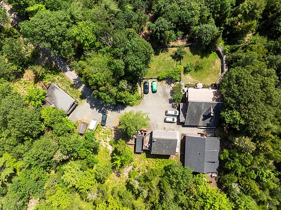 3rd image of 21 Hulberts Way