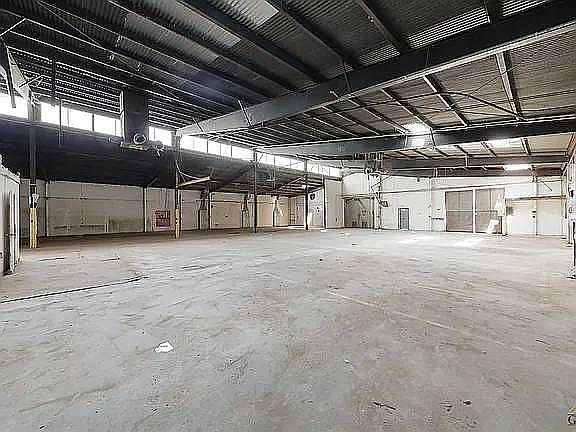 4th image of 400 Covey Ave