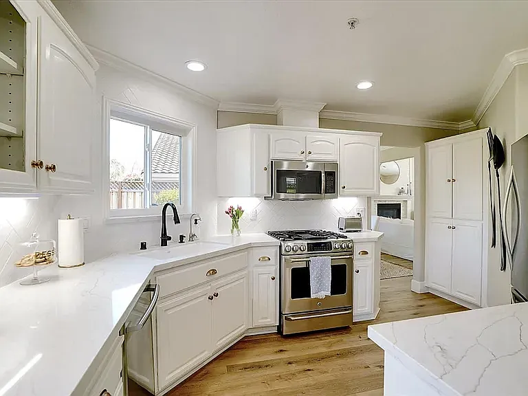 16940 Pine Way — Photo 11