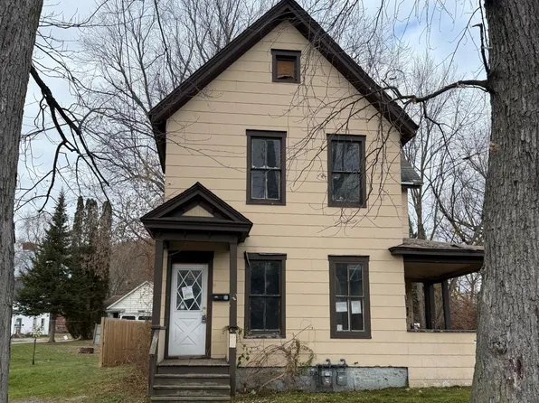 102 W 8th Avenue, Gloversville, NY 12078