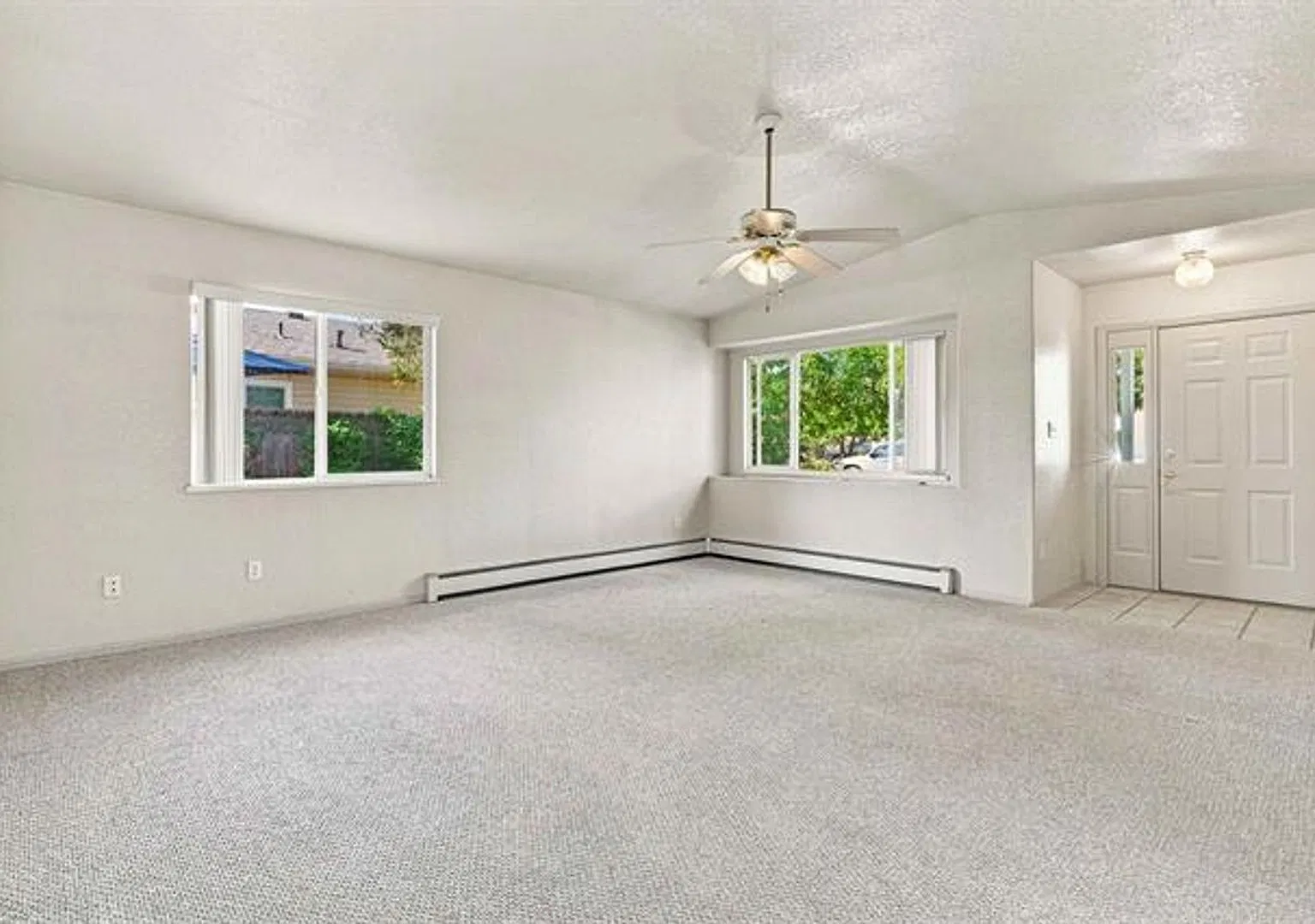 Charming Home in an Established Neighborhood - Pets OK — Photo 4