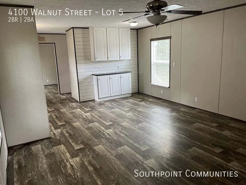 2 bed, 896 sqft, $1,050 — Photo 2