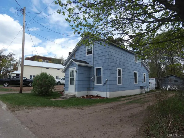318 North St, Bergland Township, MI 49910