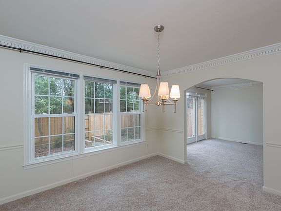5th image of 15336 Manor Village Ln