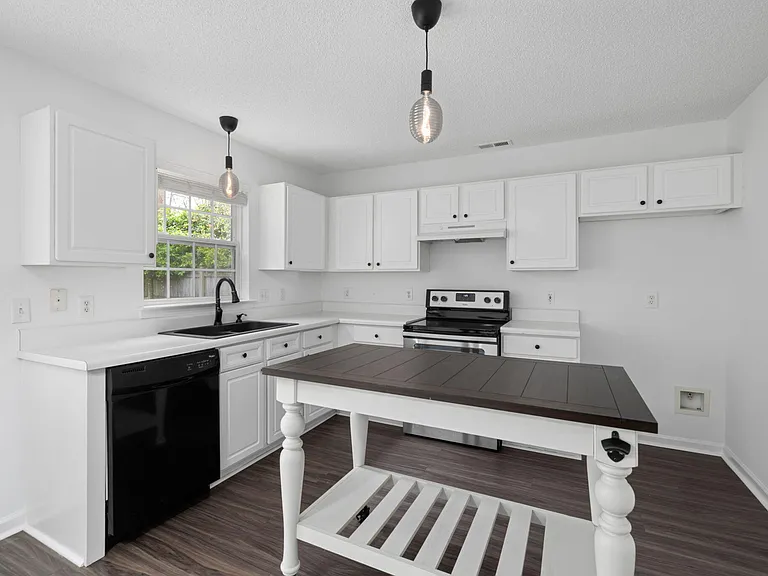 6905 Dawnalia Ct — Photo 3