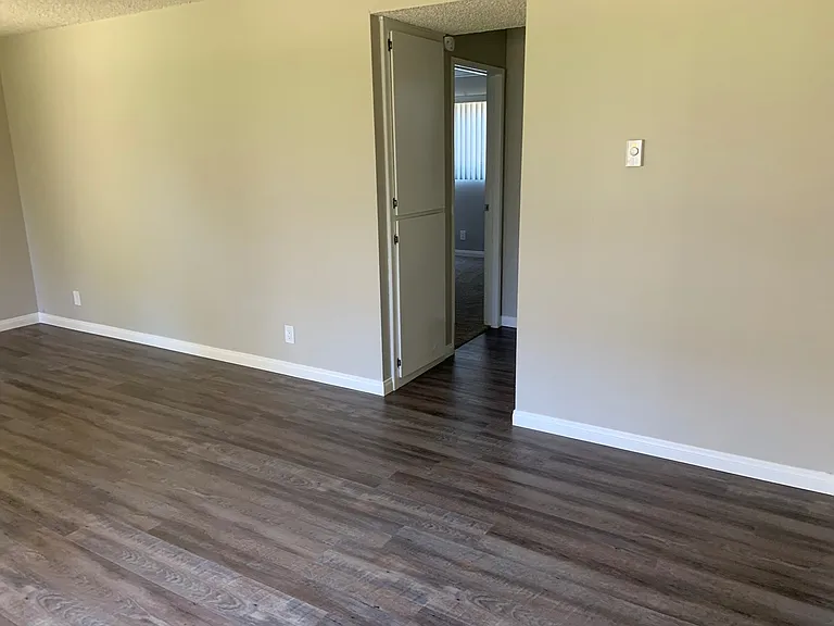 1675 Chapel Dr — Photo 23