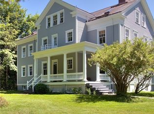 2099 Victorian Ln NE #C, Bainbridge Island, WA 98110