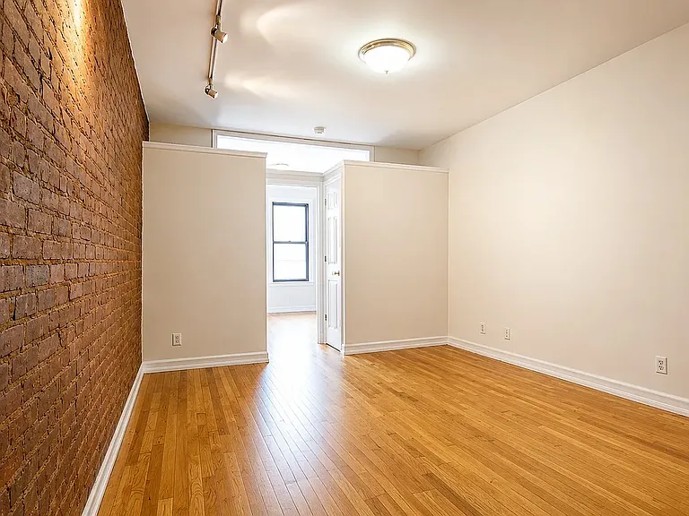 786 Amsterdam Ave #3N — Photo 2