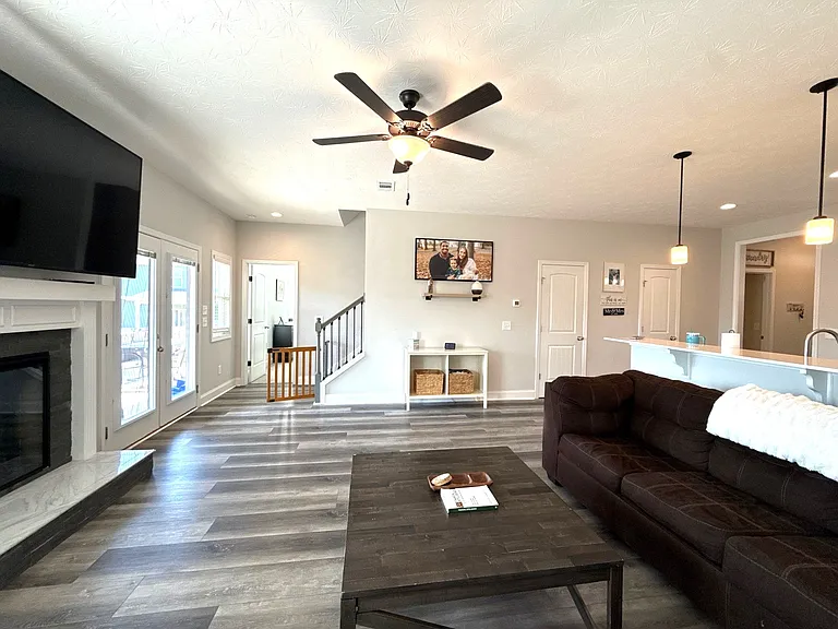 7308 Pine Chase Dr — Photo 17
