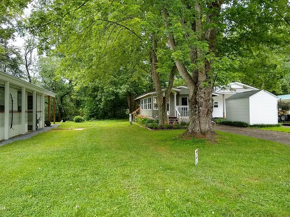 4150 Riverbank Run, Hiawassee, GA 30546