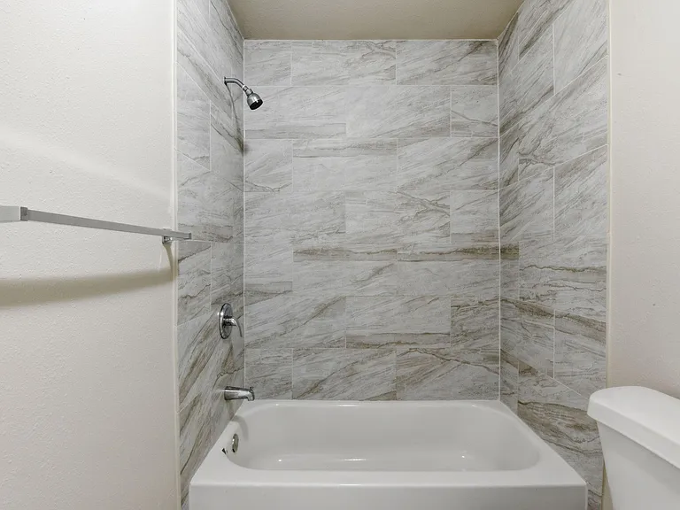 303 Gans St #B — Photo 20