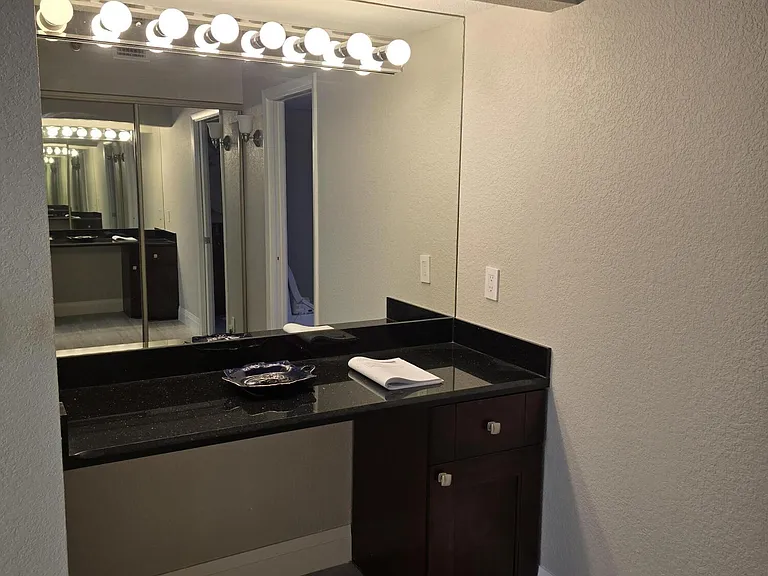 7580 Regency Lake Dr #402 — Photo 21