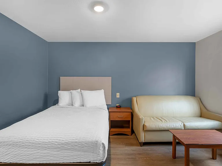 Deluxe Studio - 1 Full Bed