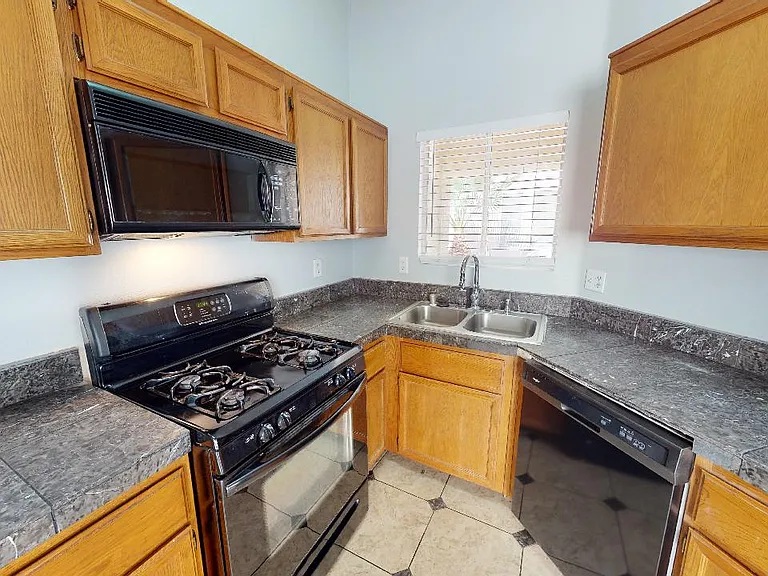 6624 Silver Penny Ave — Photo 10