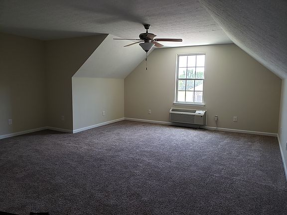 3rd image of 133 Beaver Creek Dr