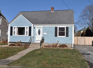 12 Pennacook St, Newport, RI 02840