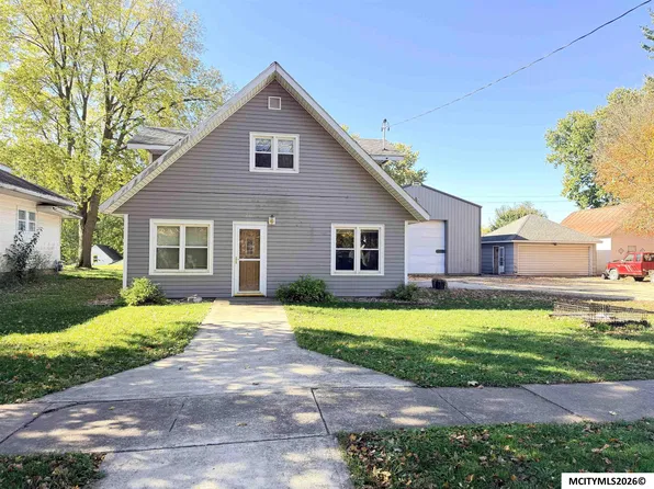 211 S 4th St, Greene, IA 50636
