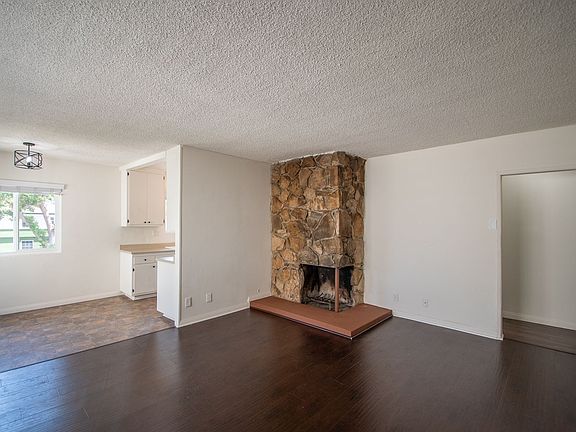 2nd image of 11100 Camarillo St APT 4