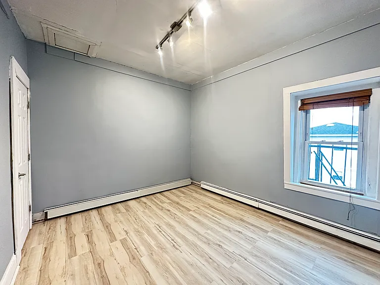 117 Almy St #3L — Photo 17