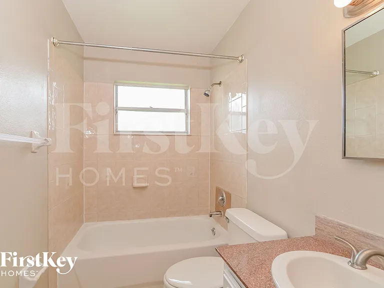 660 Flagler Dr — Photo 17