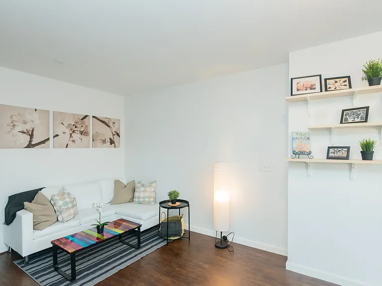 420 N Serrano Ave #B6 — Photo 12