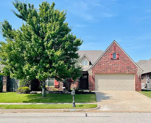 10932 S 77th Pl E Photo 1