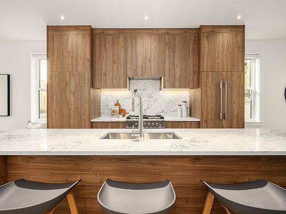 4th image of 1125 Cartier Ave #102