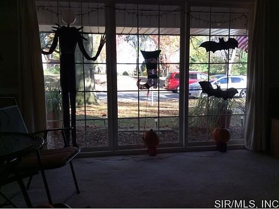 4th image of 3200 Greenwood Ln