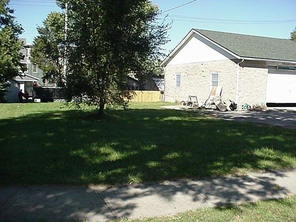 3rd image of 229 S 3rd St