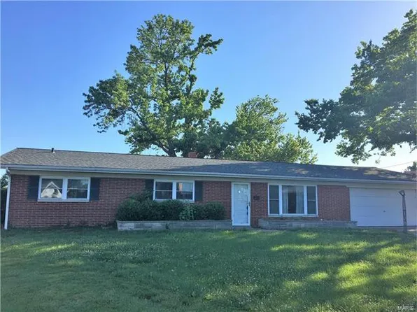 30 N 3rd St, Breese, IL 62230