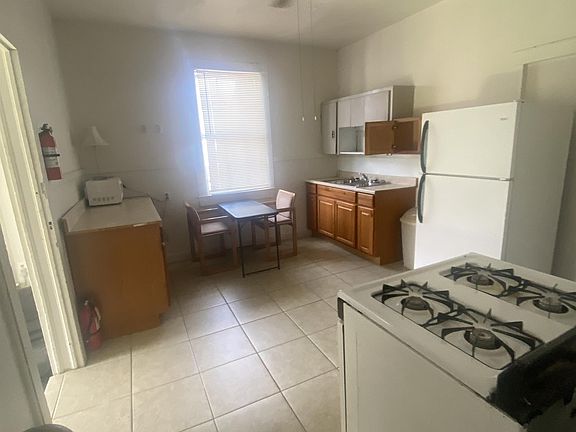 4th image of 176 W Airline Dr #12