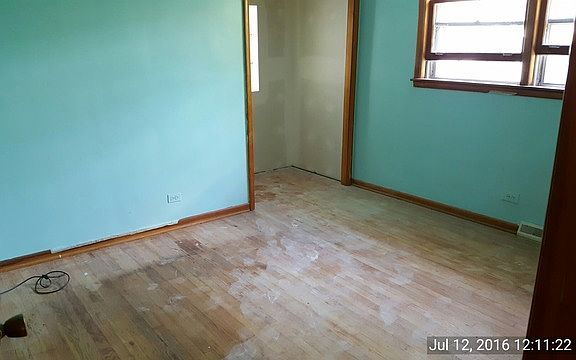 5th image of 15554 Champlain St