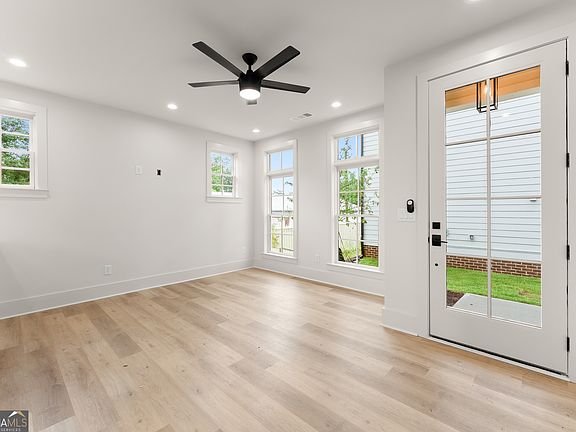 5th image of 774 Trail View Ct SW