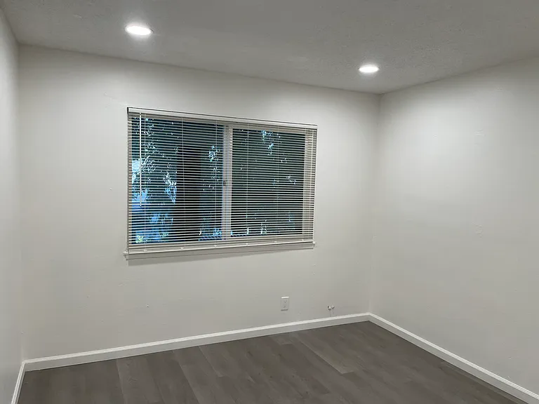 Zelma Apartments — Photo 15