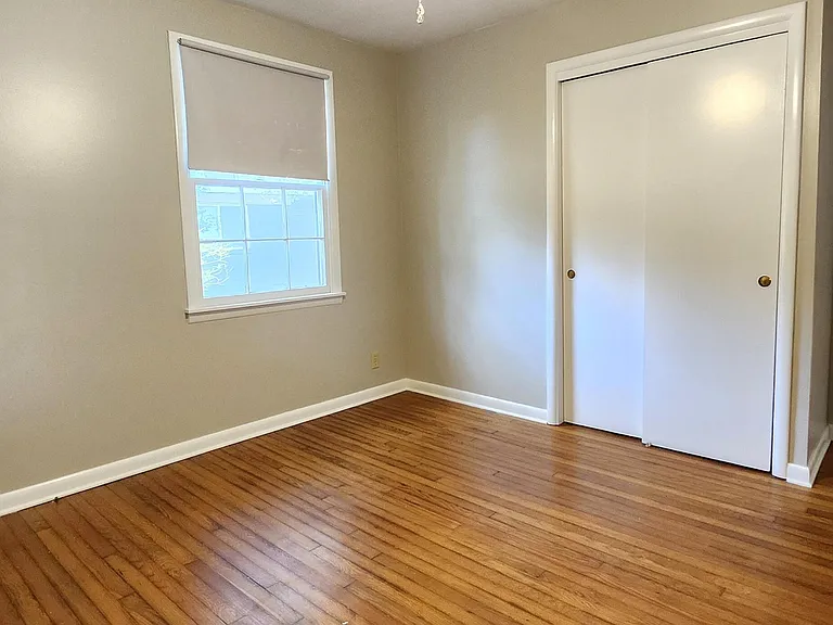 307 Live Oak St — Photo 8
