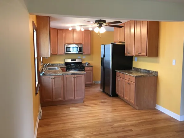 3925 Washington St, Downers Grove, IL 60515