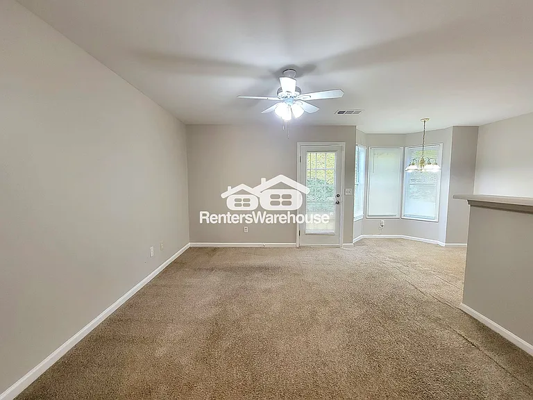7712 Autry Cir #402 — Photo 3