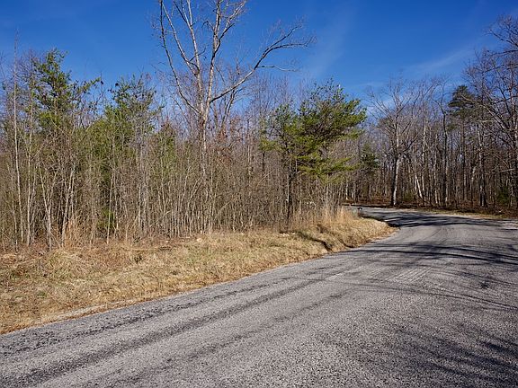 5th image of E Valley Rd