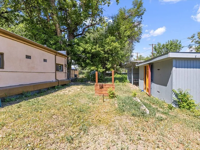 835 Bridge St — Photo 15