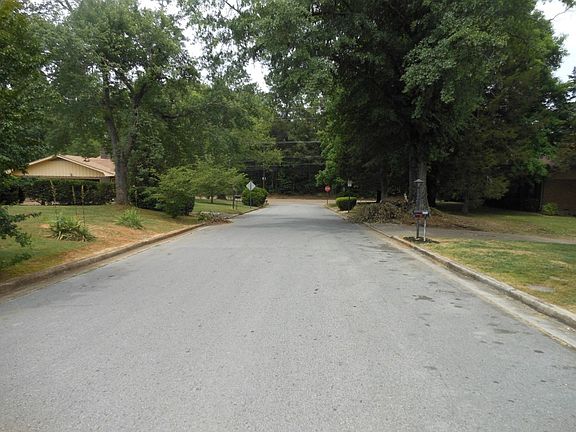 4th image of 4905 N Moore Ln