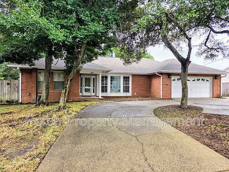 303 Shoreline Dr — Photo 4