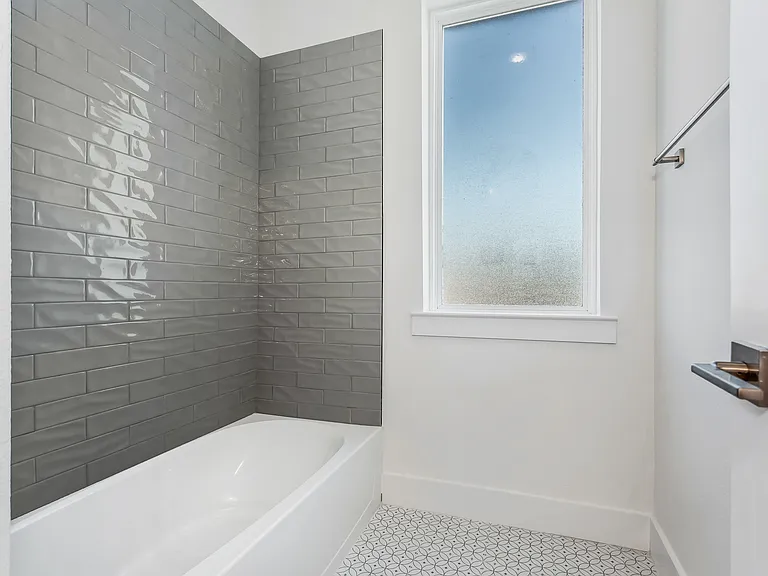 917 Protea St — Photo 38