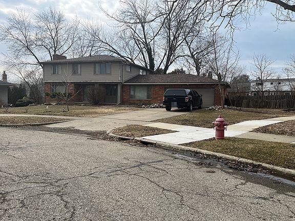 2nd image of 695 Wembley Ct