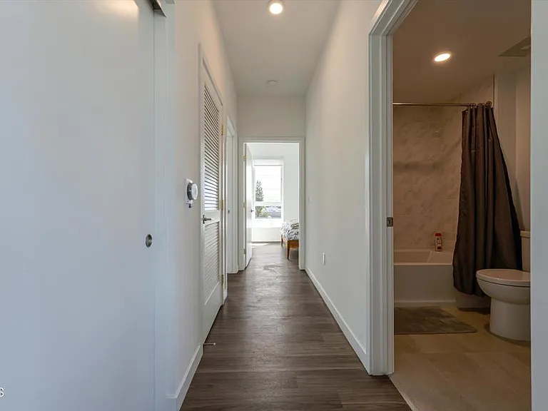 18900 Parthenia St #315 — Photo 12